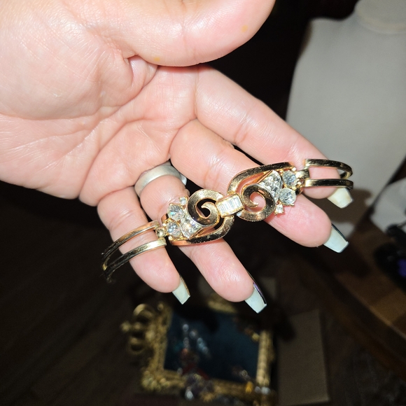 Trifari Jewelry - Superb Trifari Vintage 1960s Designer Diamante Bracelet (Book Piece)